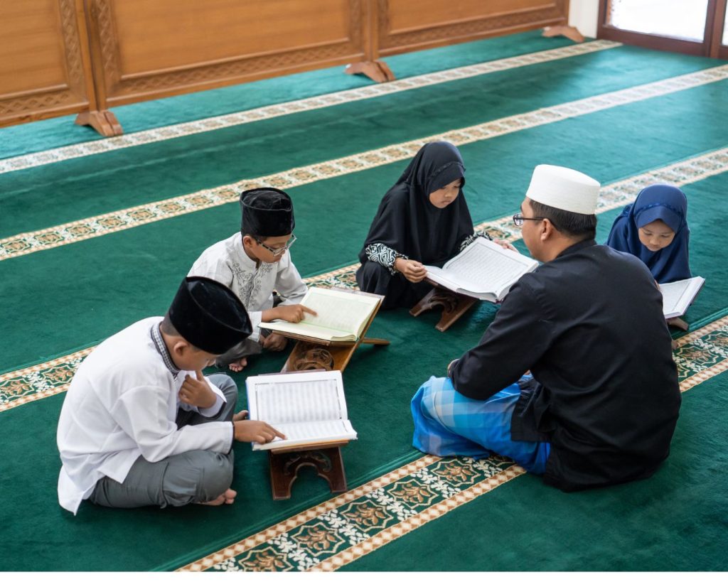 3 Tips Menumbuhkan Kecintaan kepada Al-Quran untuk Anak Usia 2 Tahun